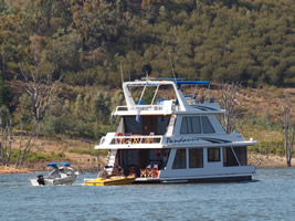 Pandanus Houseboat, Lake Eildon